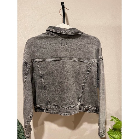 NWOT Wild Fable Women’s Gray Cropped Jean Jacket - Picture 2 of 4